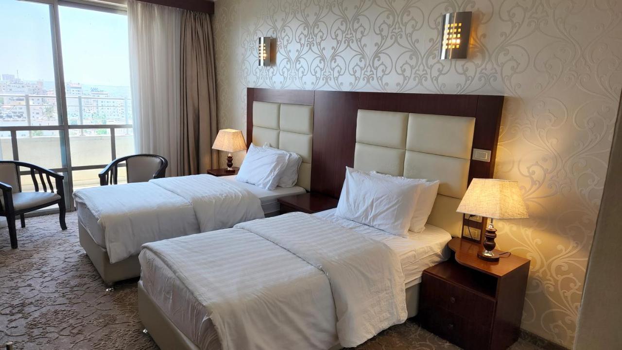 Red Crescent Guesthouse Рамалла Екстер'єр фото