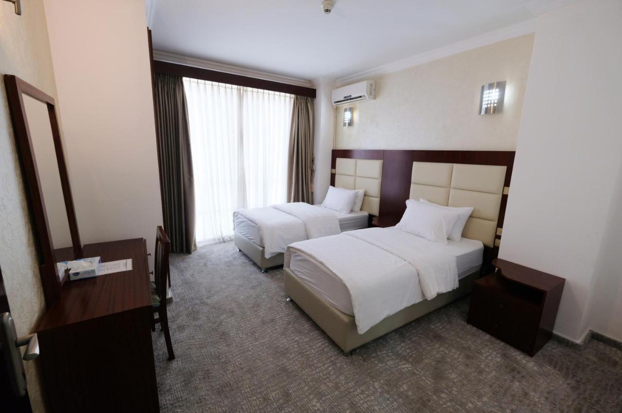 Red Crescent Guesthouse Рамалла Екстер'єр фото
